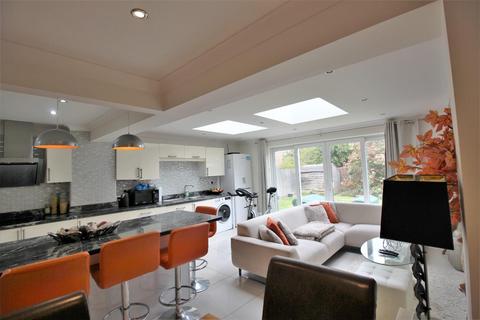 1 Turnbury Close, London, SE28 8QP
