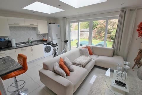 1 Turnbury Close, London, SE28 8QP