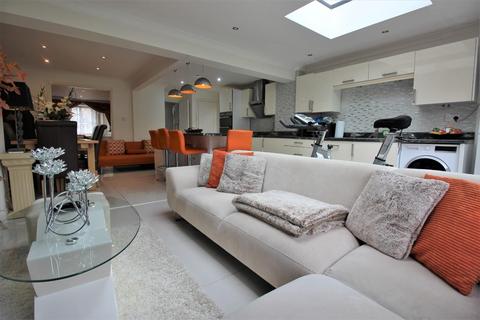 1 Turnbury Close, London, SE28 8QP