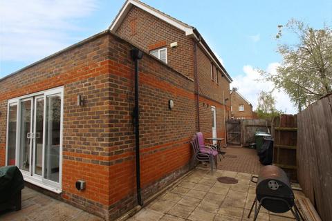 1 Turnbury Close, London, SE28 8QP