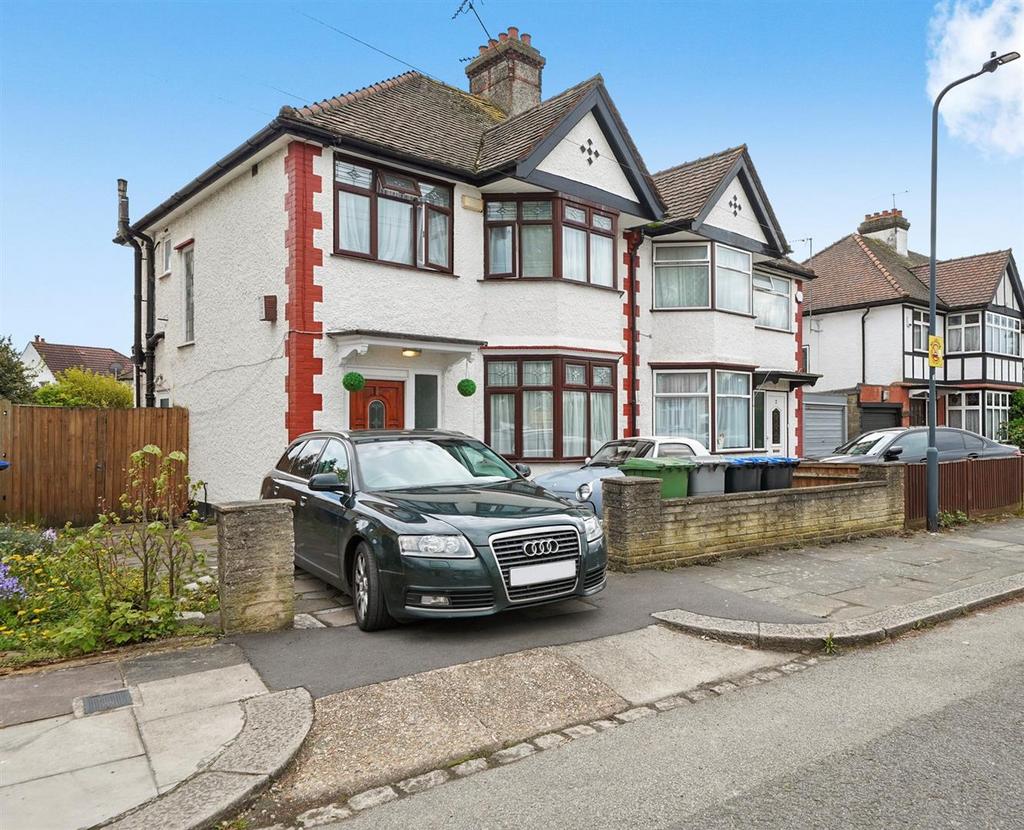 Ashley Gardens, WEMBLEY 3 bed semidetached house for sale £624,950