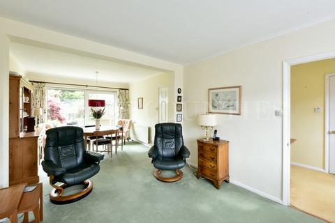 16 Causeway Close, Potters Bar, EN6 5HW