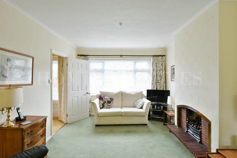 16 Causeway Close, Potters Bar, EN6 5HW
