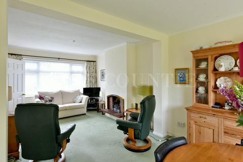 16 Causeway Close, Potters Bar, EN6 5HW