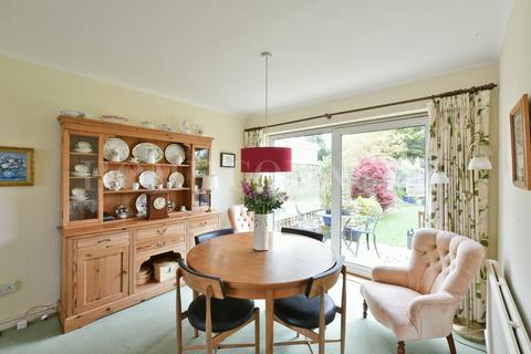 16 Causeway Close, Potters Bar, EN6 5HW