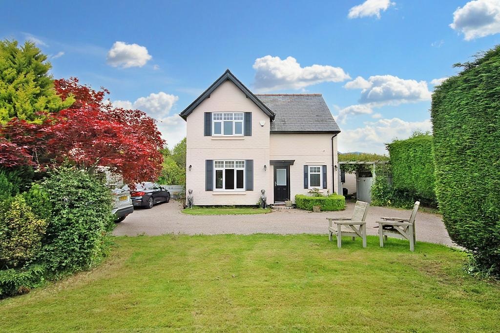 Northwich Road, Lower Whitley... 3 bed detached house £2,295 pcm (£