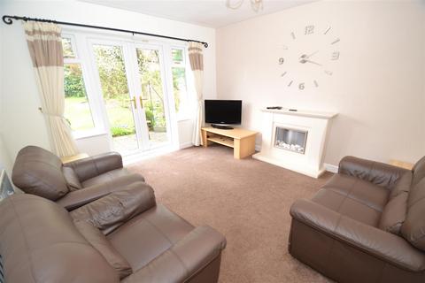 5 Bray Close, Bradford, BD7 4LU