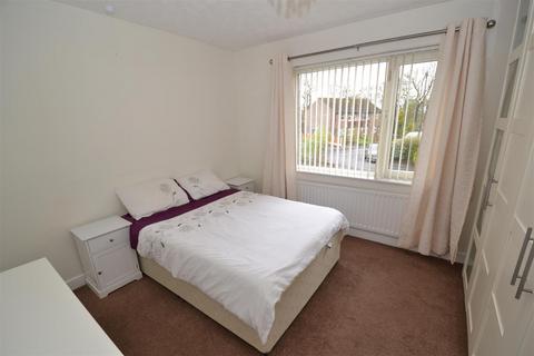 5 Bray Close, Bradford, BD7 4LU