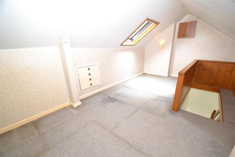 5 Bray Close, Bradford, BD7 4LU