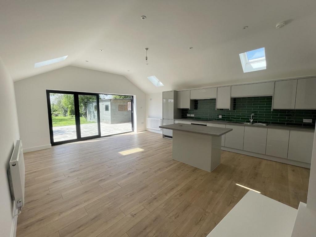 Oxstalls Drive, Longlevens, Gloucester 4 bed semidetached house for