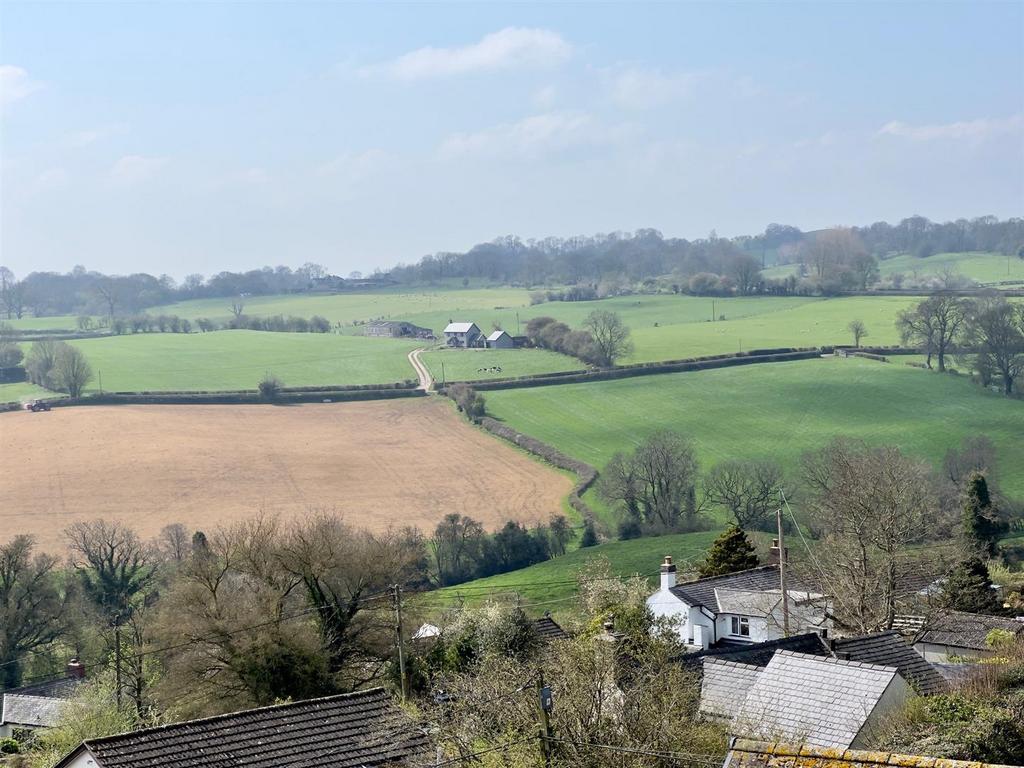 Hollies Lane, Trefonen, Oswestry 4 bed country house for sale £415,000