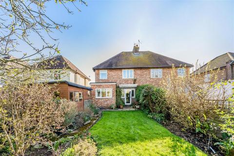 70 Beckingham Road, Guildford, GU2 8BU