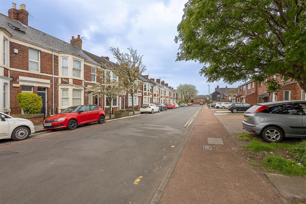 Doncaster Road, Sandyford, Newcastle upon Tyne 5 bed flat for sale £