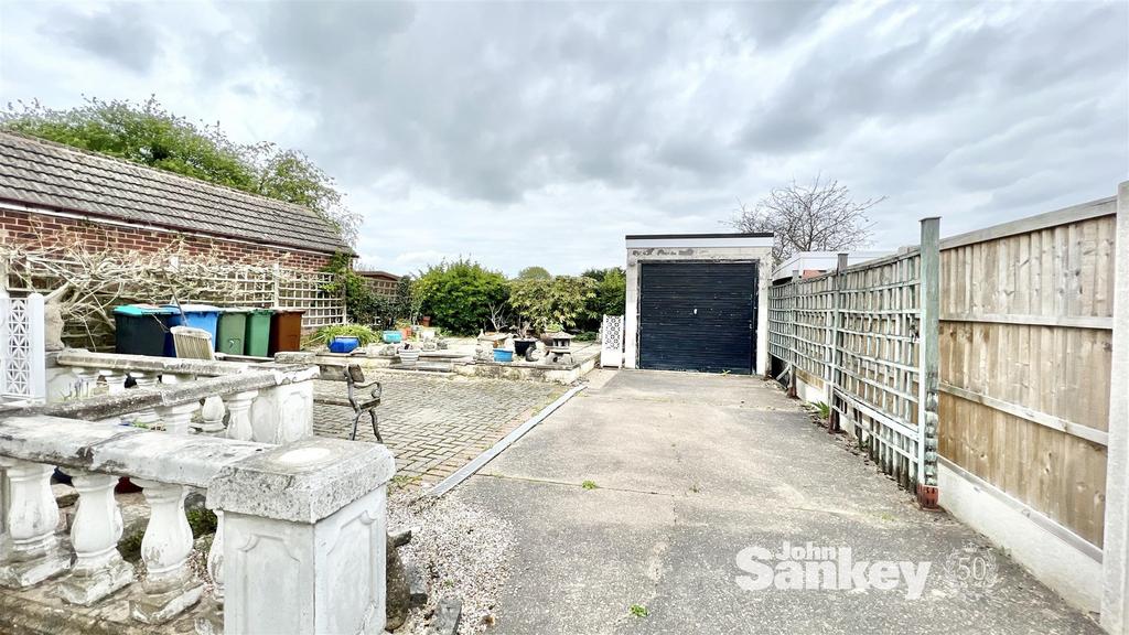 Fairholme Drive, Mansfield 3 bed detached bungalow for sale £174,950