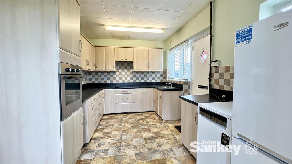 Fairholme Drive, Mansfield 3 bed detached bungalow for sale £174,950