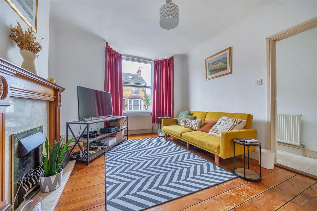 Rawdon Road, Maidstone 3 bed semidetached house for sale £290,000