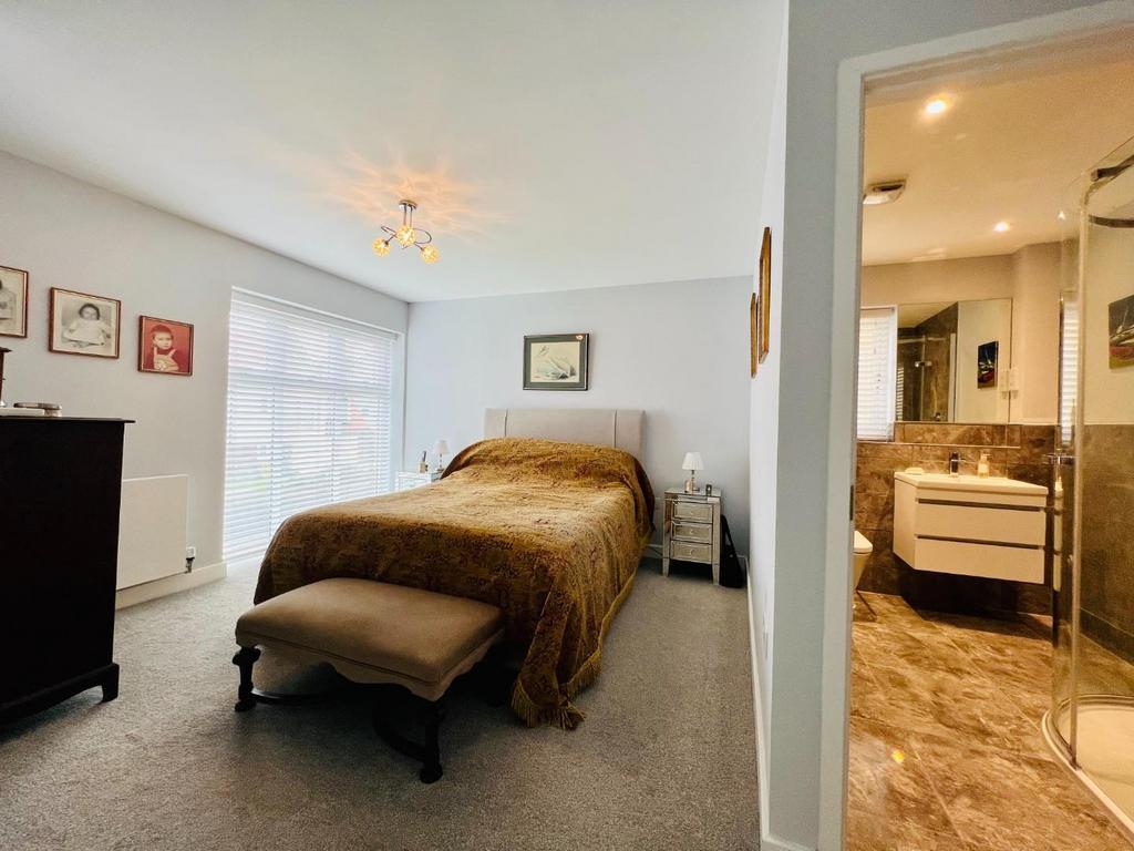 Bedroom -Ensuite