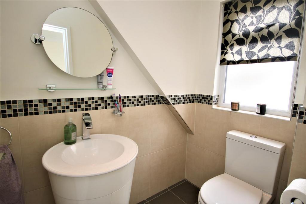 First floor luxury wc: