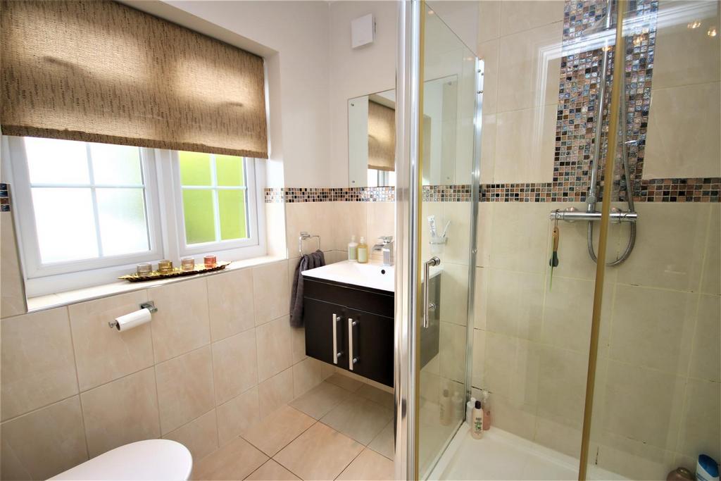 Downstairs cloakroom/shower room: