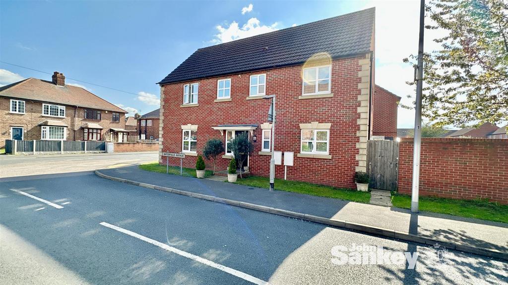 Waterfield Avenue, Warsop, Mansfield 5 bed detached house for sale £