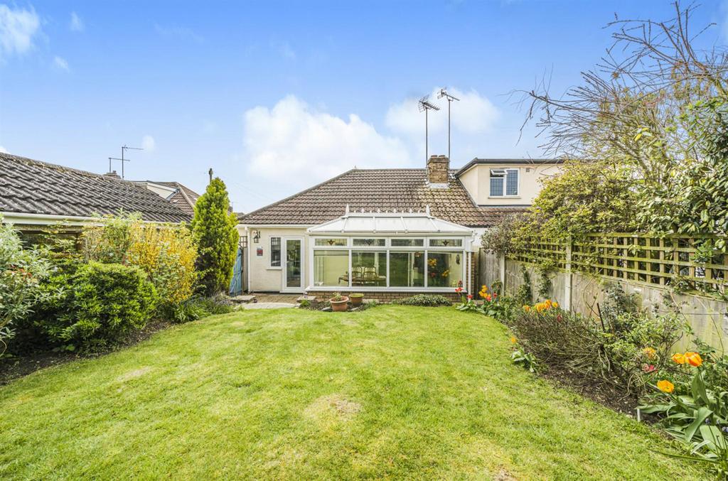 Heybridge Road, Ingatestone 3 bed semidetached bungalow for sale £