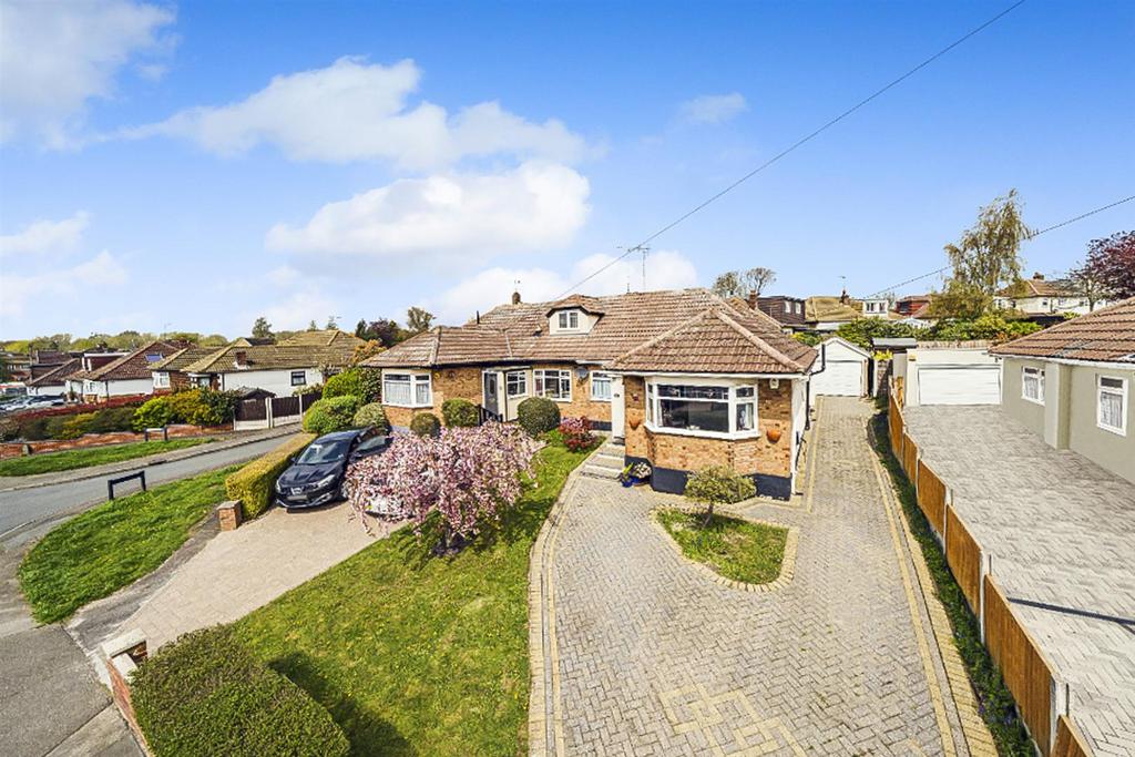 Heybridge Road, Ingatestone 3 bed semidetached bungalow for sale £
