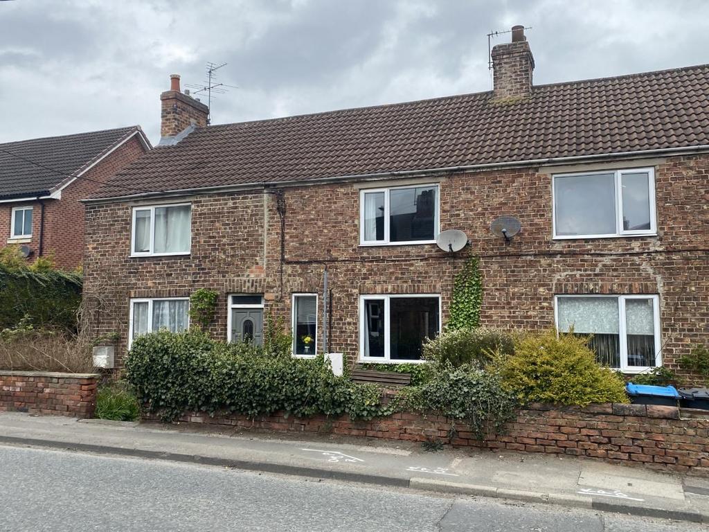 Northallerton Road, Leeming Bar, Northallerton 2 bed terraced house for