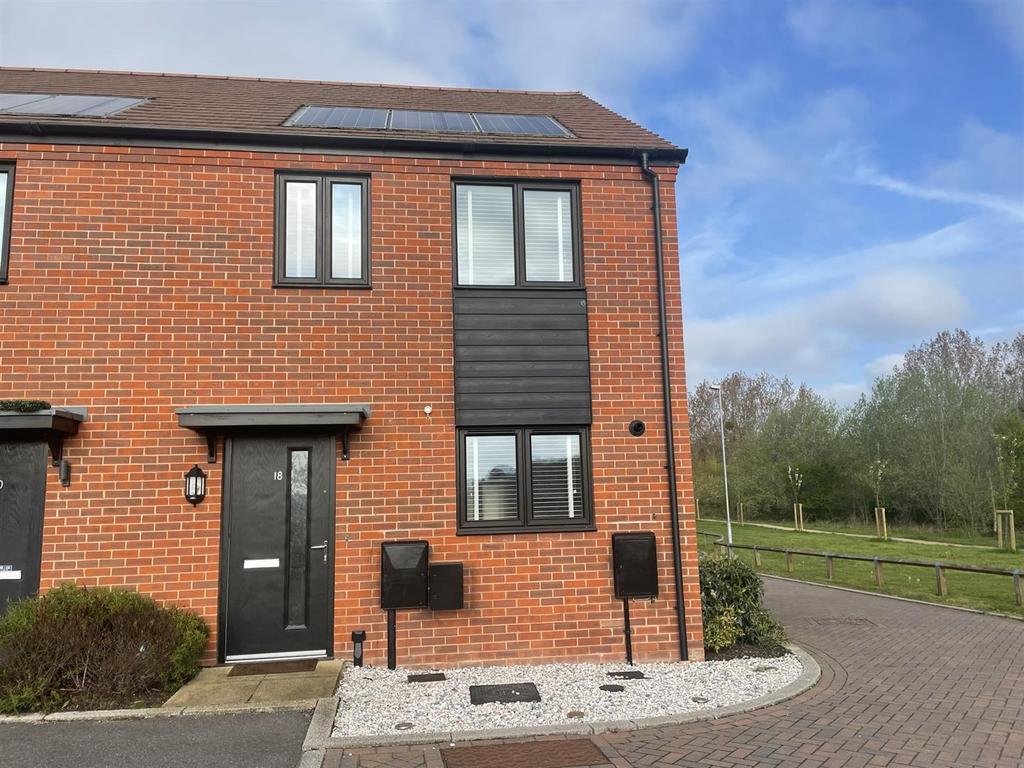 Hodges Close, Leybourne, West Malling 2 bed end of terrace house to