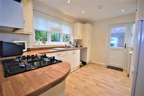 2 bedroom bungalow for sale - Fernlea Road, Burnham-On-Crouch