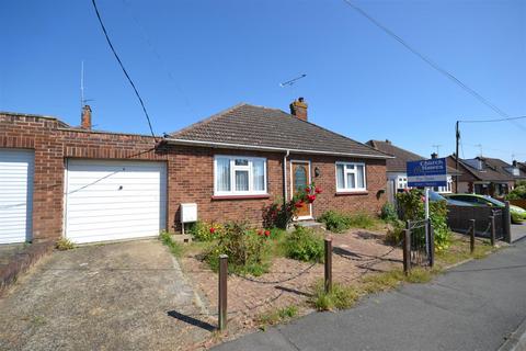 2 bedroom bungalow for sale, Fernlea Road, Burnham-On-Crouch