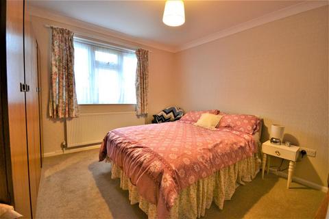 14 Fernlea Road, Burnham-on-crouch, CM0 8EJ