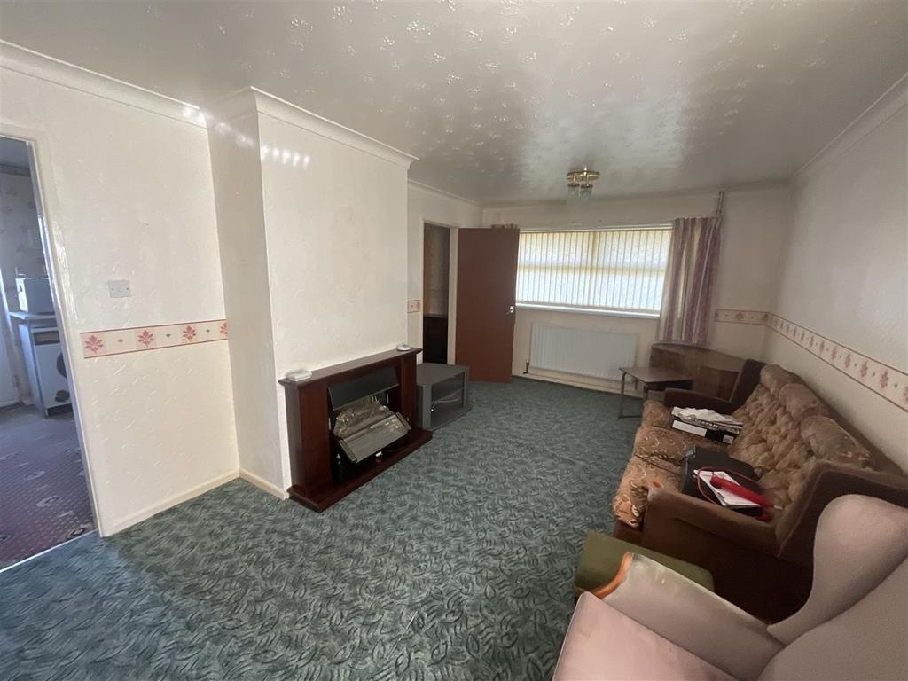 Maes Yr Haf, Ammanford 3 bed detached bungalow for sale £185,000
