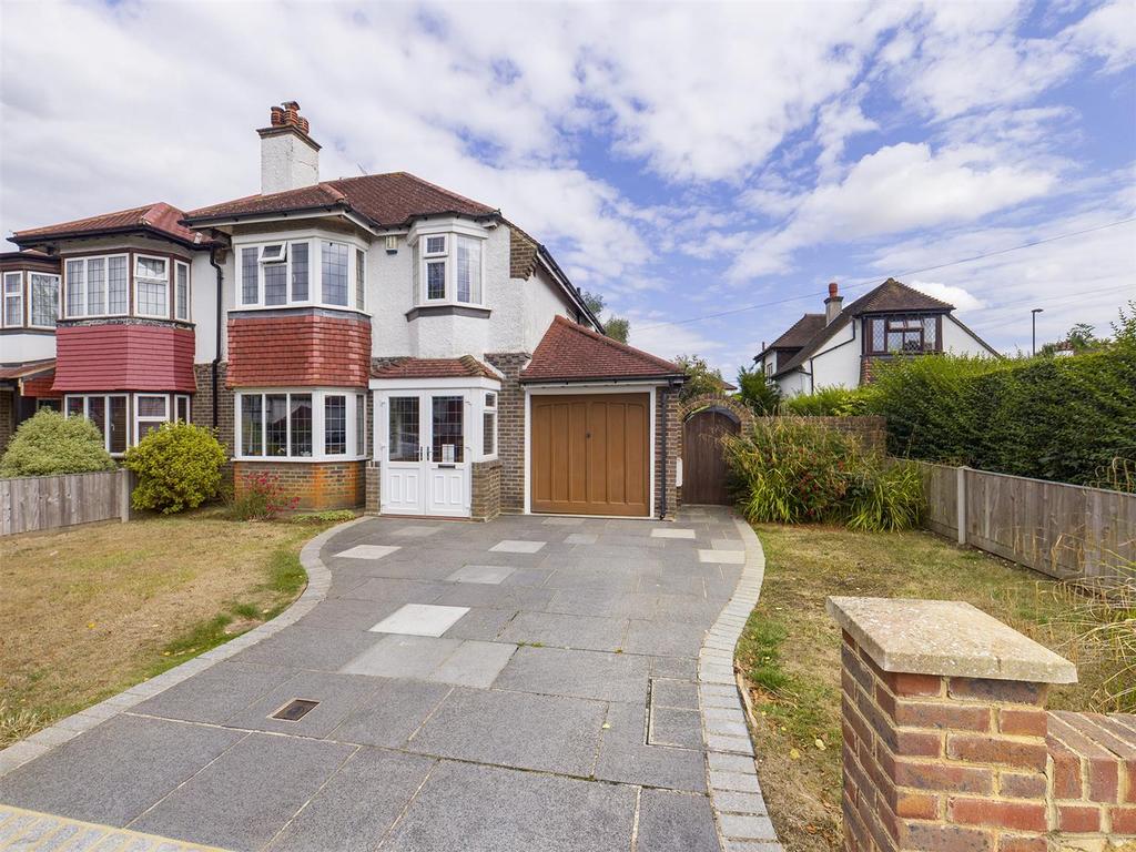 Court Hill, South Croydon 3 bed semidetached house for sale £700,000