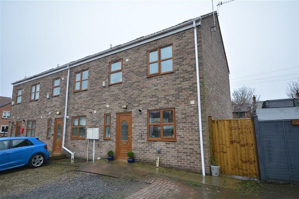 Vicars Mews, Brotherton, WF11 3 bed townhouse £800 pcm (£185 pw)