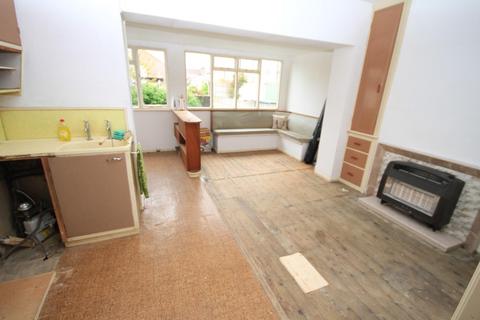15 Glenfield, Shipley, BD18 1ER