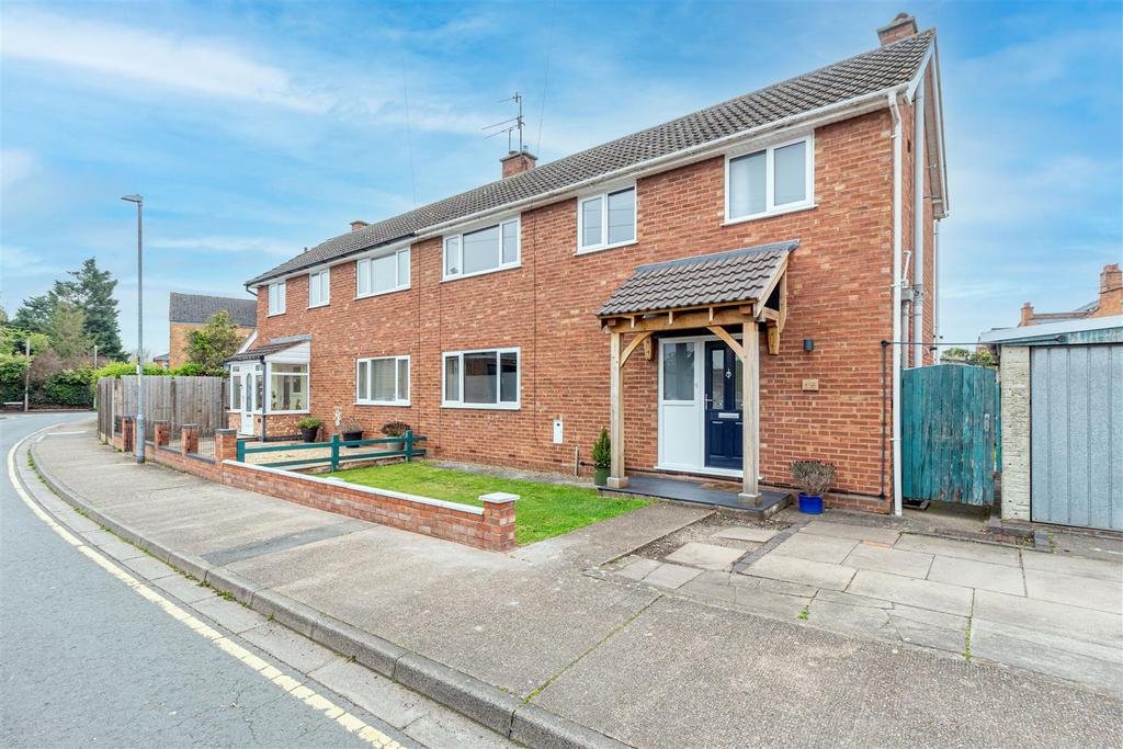 Orchard Street, Worcester 3 bed semidetached house for sale £330,000
