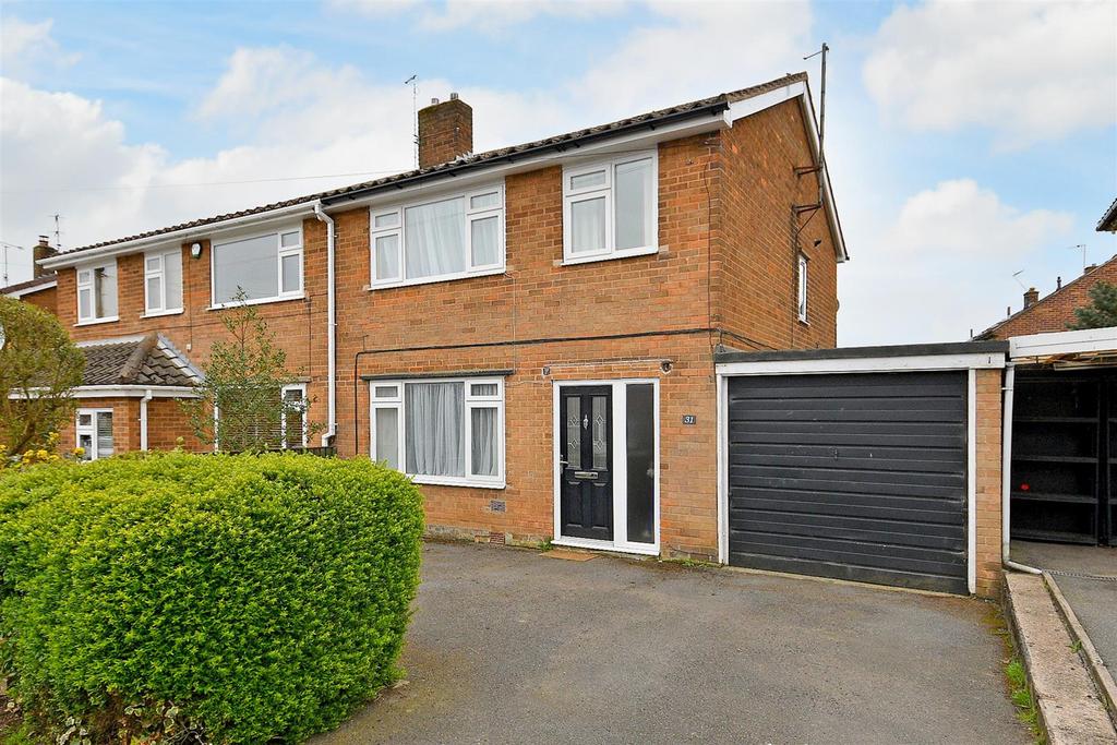 Longcroft Road, Dronfield Woodhouse... 3 bed semidetached house £300,000