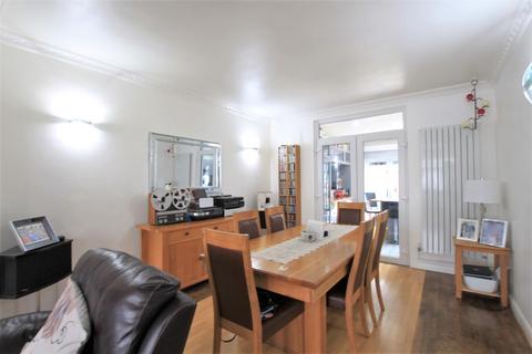 2 Browning Way, Hounslow, TW5 9BE