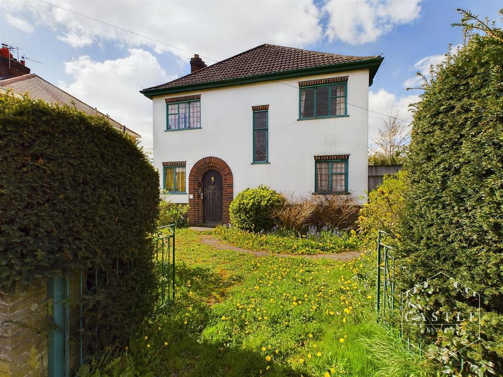 Hollycroft, Hinckley 3 bed detached house for sale £220,000