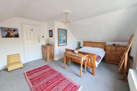 Flat 7, 2 Park Hill Close, Carshalton, SM5 3QW