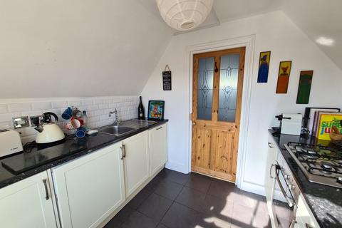 Flat 7, 2 Park Hill Close, Carshalton, SM5 3QW