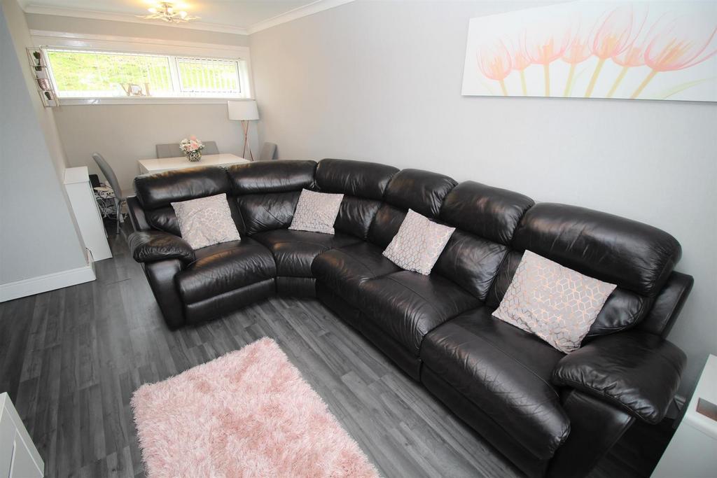 Cardross Avenue, Port Glasgow 2 bed end of terrace house for sale £88,000