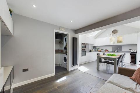 3 bedroom semi-detached house for sale - Rodway Road, Tilehurst, Reading