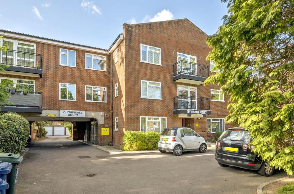 Oakleigh Park North, Whetstone 2 bed flat £475,000