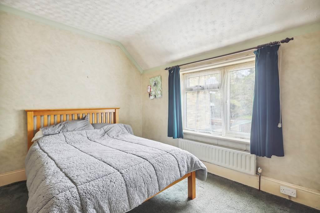 92 Clarendon bedroom 2 angle 2.jpg