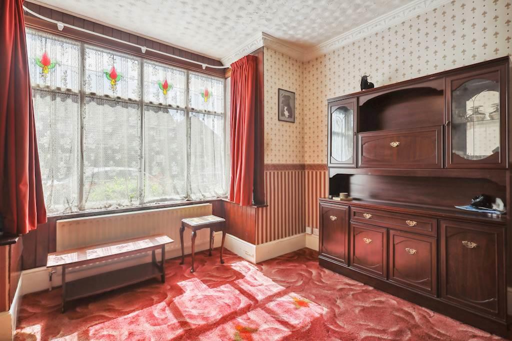 92 Clarendon front room angle 2.jpg