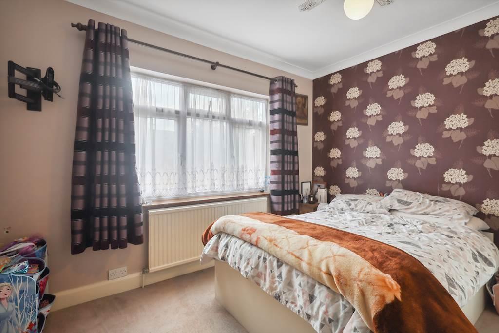Clarendon Bedroom 2.jpg