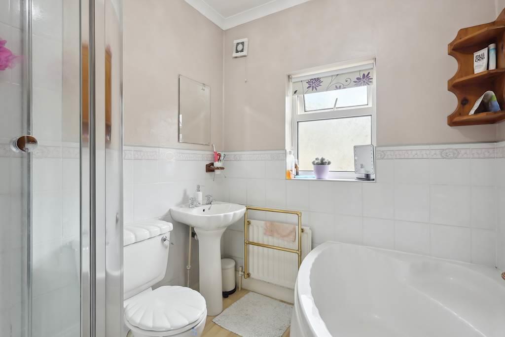 88 Clarendon Bathroom.jpg