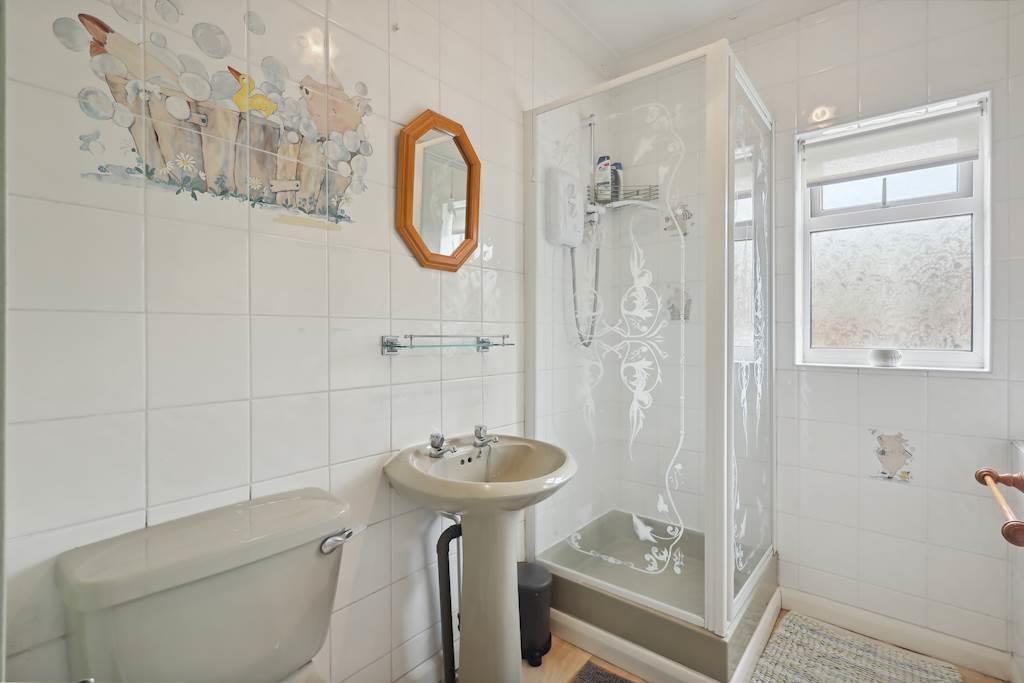 88 Clarendon Bathroom 2.jpg