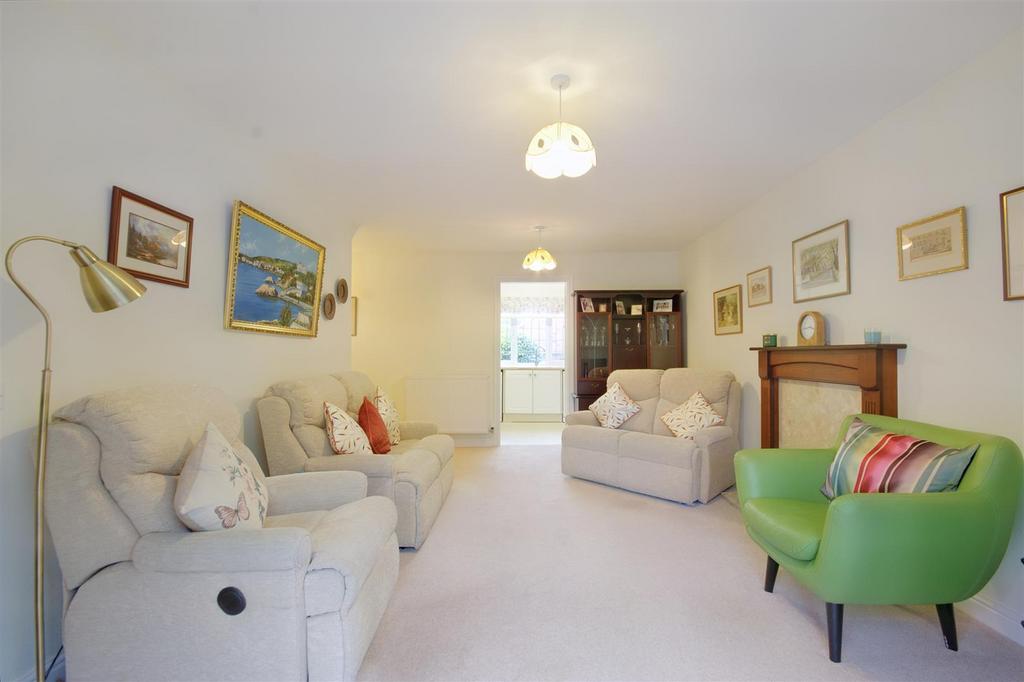 Lounge/Sitting Room